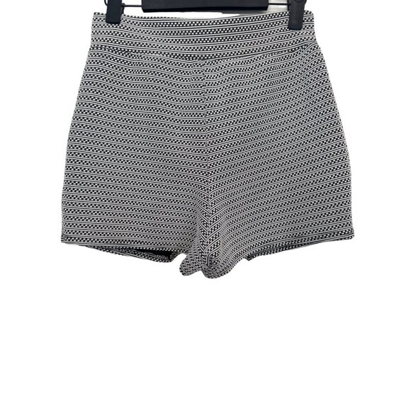 BOO HOO Size 4 Striped High-Waisted Women's Short -  Black & White - Picture 5 of 12